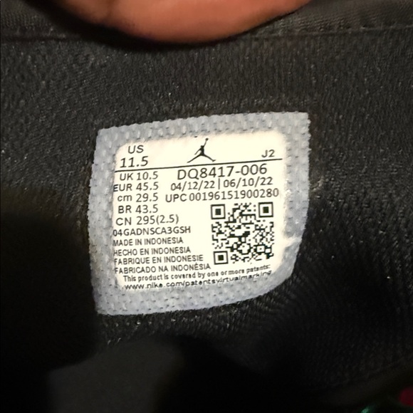 Jordan Black and Red Sneakers with Malachite Accents - Picture 7 of 9